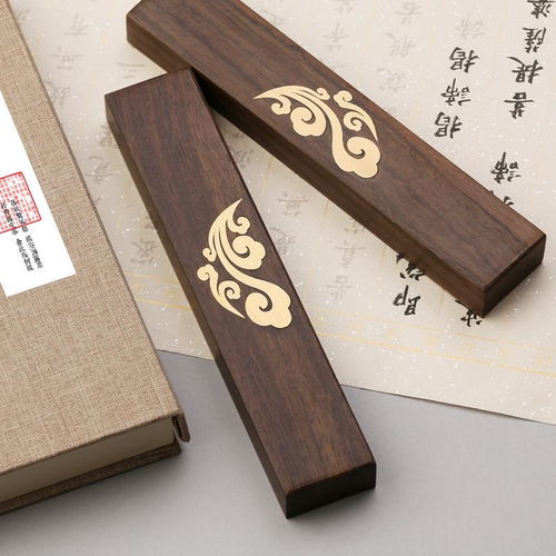 文房雅韻 紅木書(shū)法鎮(zhèn)尺的藝術(shù)之美與實(shí)用匠心